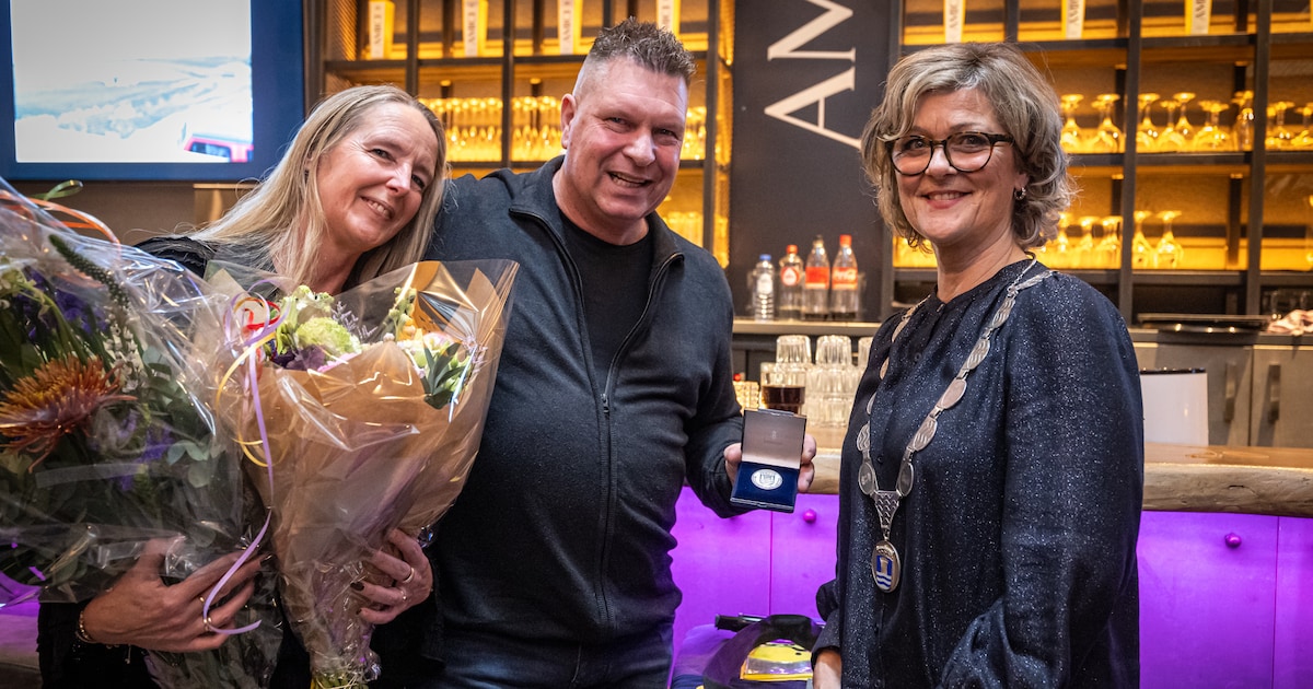 Ouddorper Coen van der Linde ontvangt gemeentepenning voor lange inzet bij KNRM