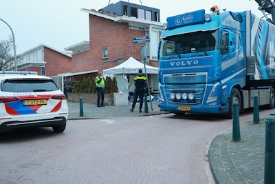 Buurt in shock na tragisch bedrijfsongeval in woonwijk: ‘Het geschreeuw van zijn collega ging door m