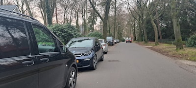 Aanhouding bij inval opsporingsdienst in bungalow in Apeldoorn: persoon verdacht van belastingfraude