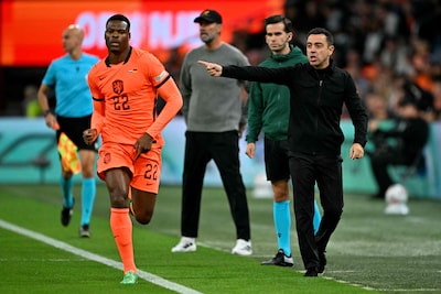 Xavi na debuut als bondscoach van Oranje: ‘Ik heb ze in de rust wel laten weten dat dit niet de manier is’