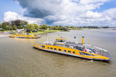 Veerponten tussen Schoonhoven en Gelkenes weer in de vaart: ‘Echt even stress gehad’