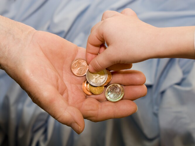 Sociale druk om te kopen of doneren: ‘Hoe zeg ik nee zonder mensen voor het hoofd te stoten?’