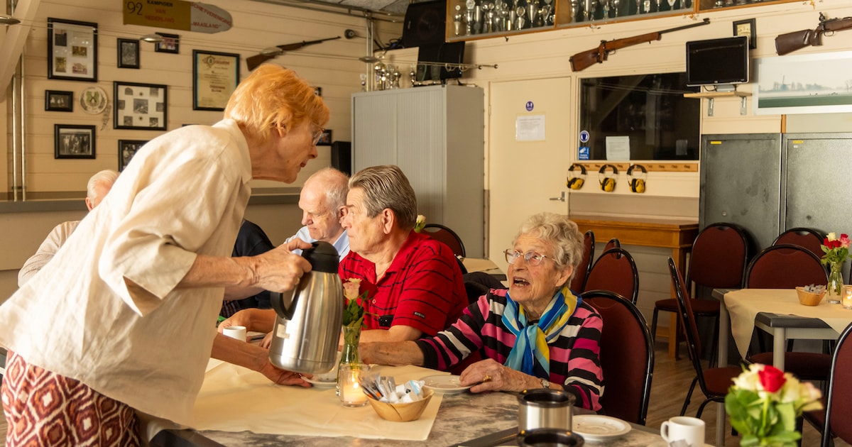 Wijksteunpunt brengt gezelligheid en hulp naar Edam-Volendam: Koffie, een praatje en ondersteuning voor buurtbewoners
