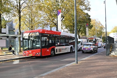 Stadsbus valt stil in centrum Breda: verkeer tijdelijk opgehouden
