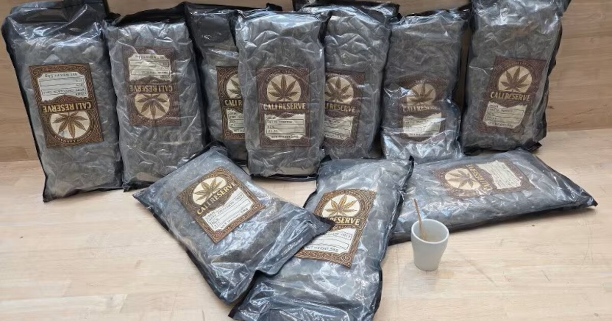 Negen pakketten hennep aangetroffen in woning in Oostkapelle