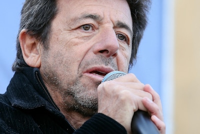 Franse zanger Patrick Bruel aangeklaagd voor verkrachting