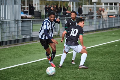 NSVV dolend, Junior van Esch schiet Binnenmaas naar de top: lees hier alles over het amateurvoetbal