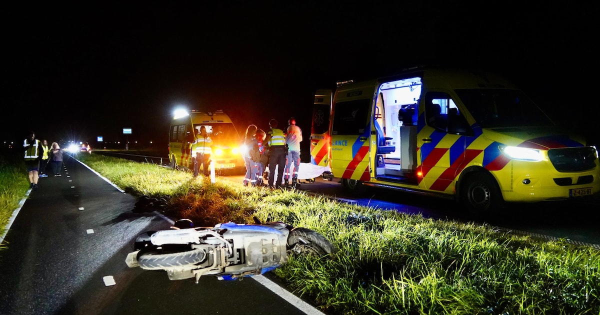 Scooterrijder en voetganger botsen op fietspad langs N307 bij Venhuizen