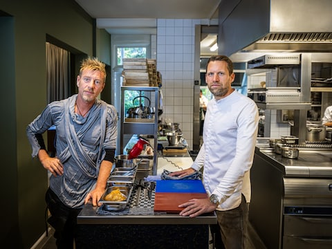 Floris Versluijs (links), chef-eigenaar van restaurant In de Keuken van Floris, diens collega Marco Somer van De Harmonie 23 stoppen ermee, beide topchefs wonnen ooit De Gouden Pollepel. 