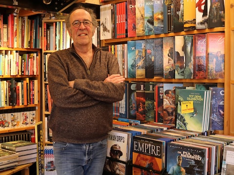 Paul van Dam heeft in 42 jaar tijd 45.000 stripboeken in zijn Stripwinkel Blunder verzameld.