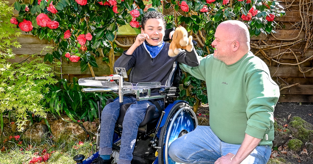Aangepaste rolstoelbus bittere noodzaak voor Maarten: ‘Elke euro maakt het verschil’