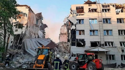 LIVE Oorlog Oekraïne | Dode en gewonden bij grote Russische raketaanval op Kyiv, mogelijk ook Oresjnik-raket ingezet