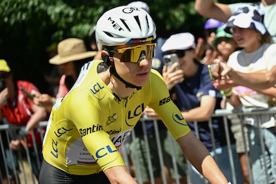 Organisatie Tour waarschuwt wielerfans op drukbevolkte Alpe d’Huez: ‘Doe geen domme dingen’