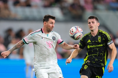 Lionel Messi maakt twee weken na WK-finale rentree voor Inter Miami, thuisdebuut om snel te vergeten voor Casemiro