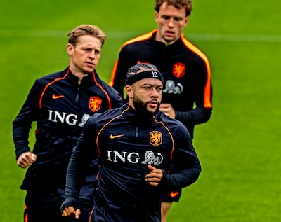 Memphis Depay komt bij speeltijd op gelijke hoogte met Rafael van der Vaart