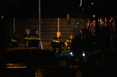 Amateurwedstrijd loopt uit de hand: supporters gaan massaal op de vuist, drie gewonden