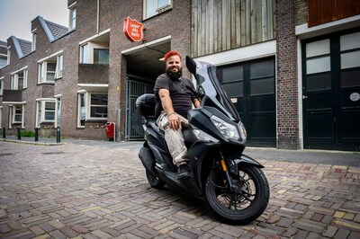 Ruan (28) was dakloos en is nu DJ Homeless: ‘Ook vanuit niets kun je iets opbouwen’