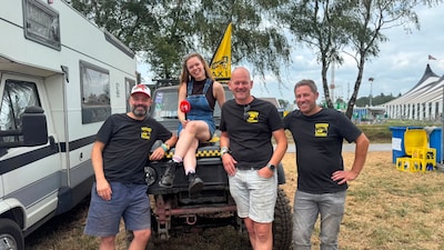 LIVE Zwarte Cross 2026 | Fysio gebruikt bier in plaats van olie • TikTokker vraagt geld voor foto’s 