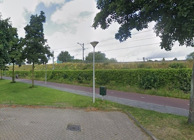 Vrouw in Amersfoort ’s nachts aangerand op fietspad langs spoor
