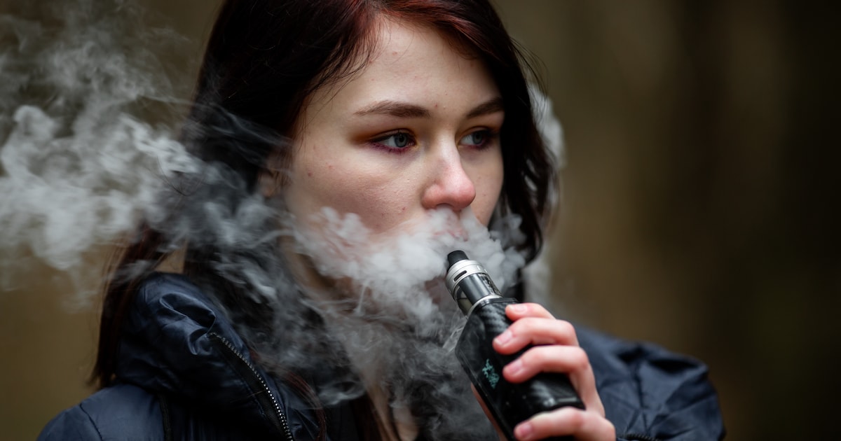 vape snaps 𝐙𝐞𝐠 𝐧𝐞𝐞 𝐭𝐞𝐠𝐞𝐧 𝐯𝐚𝐩𝐞𝐧 Vandaag gaat de campagne Zeg nee tegen  vapen van start. een initiatief van het ministerie van Volksgezondheid,  Welzijn en Sport. Vapen lijkt onschuldig, maar is juist schadelijk voor main image 1