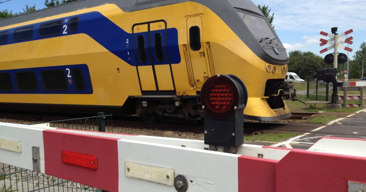 Spoorwegovergangen in Beesel gaan woensdag kort dicht door werk aan Maaslijn