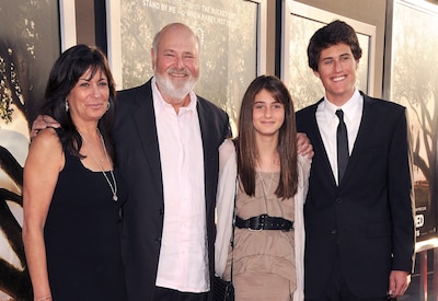 Kinderen overleden filmmaker Rob Reiner eren ouders bij Dodgers-wedstrijd