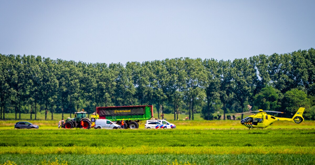 Boer met spoed naar het ziekenhuis na ongeval met tractor in Woubrugge