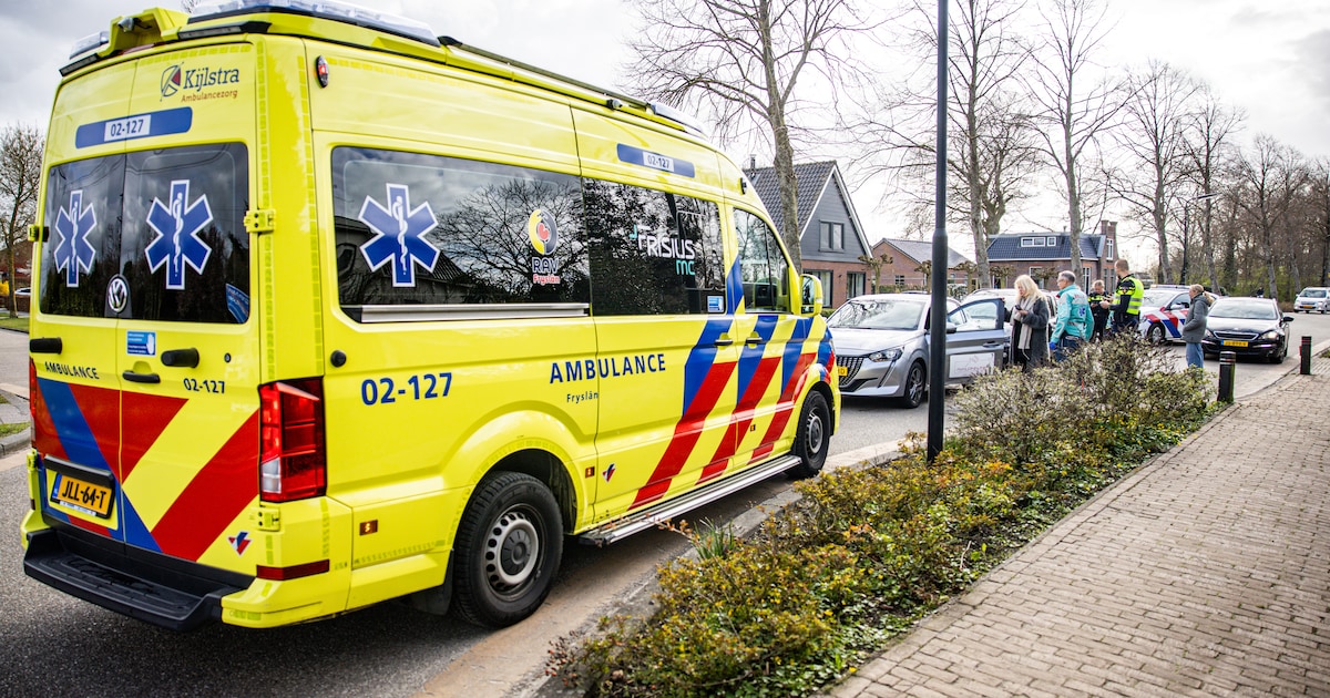Vrouw gewond bij kop-staartbotsing op Jousterweg in Oudehaske
