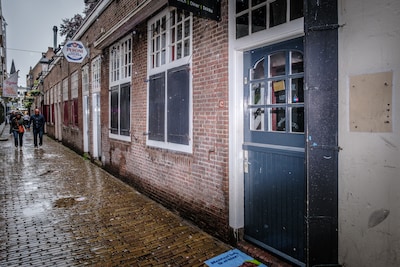 Utrechtse gemeenteraad vraagt burgemeester Dijksma om opheldering over keuze nieuwe coffeeshop
