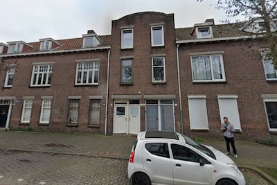 Jong Tilburgs zorgbedrijf onder streng toezicht van inspectie: muizenoverlast, vies interieur en wei