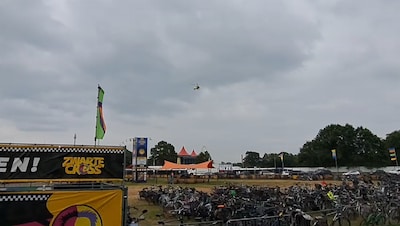 LIVE Zwarte Cross 2026 | Programma Cross loopt flink uit • Gewonde bij brommerklasse met ambulance a