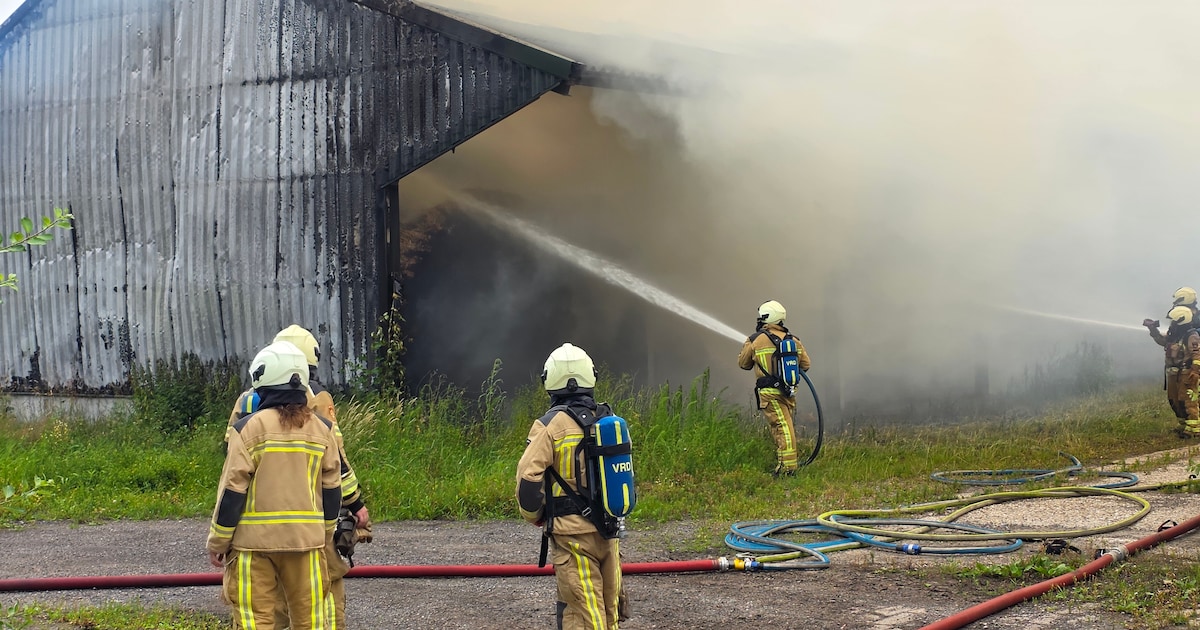 Schuur in lichterlaaie in Tynaarlo
