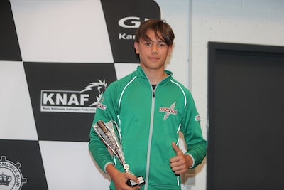 Enschedese kartbelofte Finn Aalbers (12) pakt als jongste Senior zijn eerste podium van het seizoen