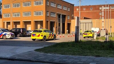 Gedetineerde PI Dordrecht sticht brand in eigen cel en raakt gewond