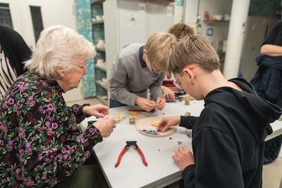 Lindenberg Nijmegen zoekt 65-plussers voor creatief project met ROC-jongeren