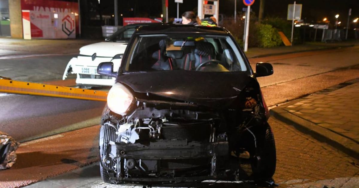 Veel schade na botsing tussen auto's in Terneuzen