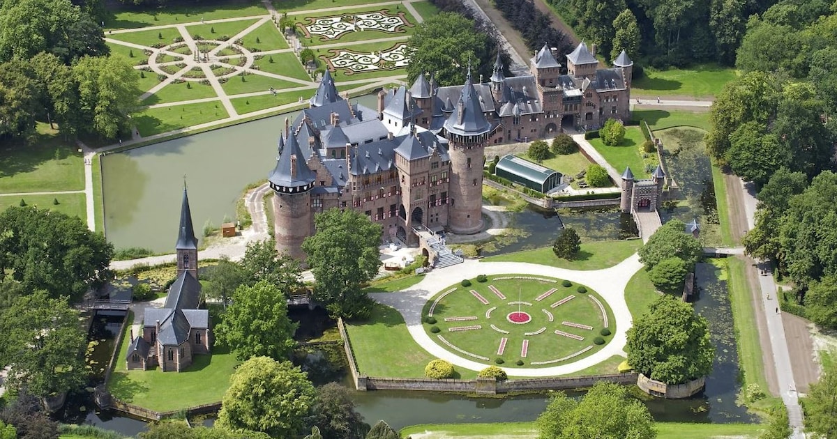 Iedereen smult van ruziënde baronnessen, maar wat vindt het sprookjesdorp er zélf van? ‘Het is óns k