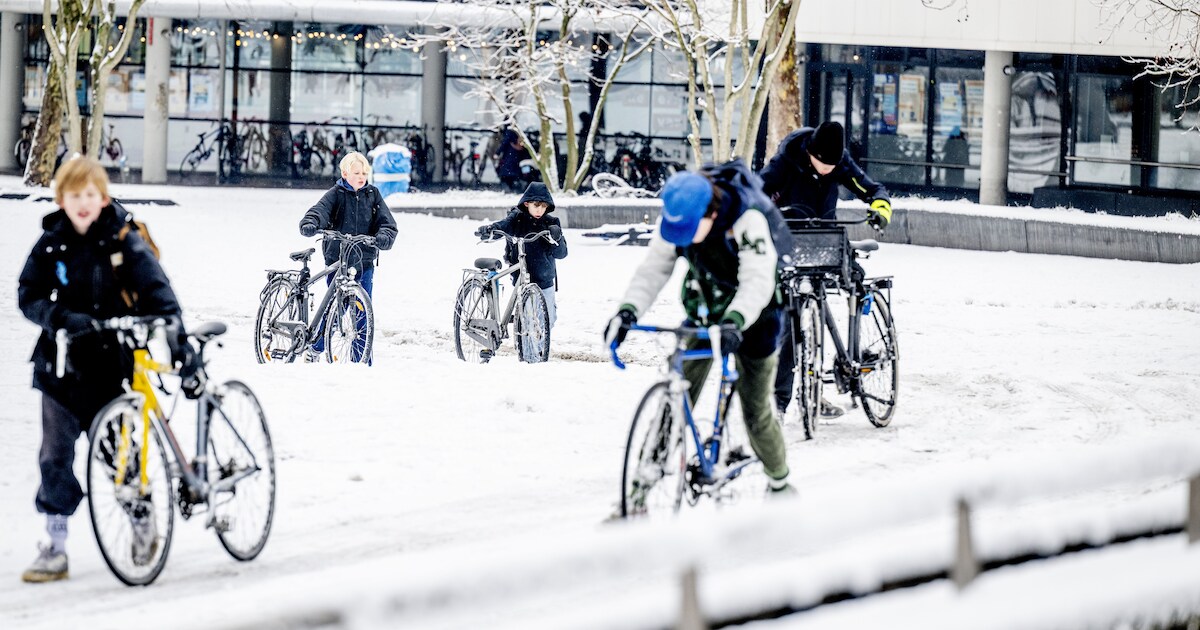 NS rijdt morgen volgens winterdienstregeling, kans op code rood in ...