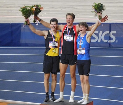 Zoetermeerder Tijn (17) wint brons op NK atletiek na moeilijke periode: ‘Opa keek trots mee van bove