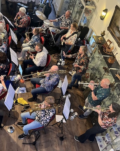 Bigband 6611 speelt in Overasselt