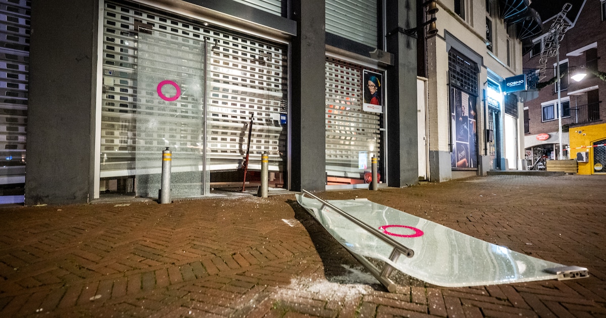 Inbraak bij juwelier aan de Aarkade in Alpen aan den Rijn, verdachten nog zoek