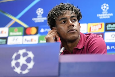 Lamine Yamal en trainer Hansi Flick praten niet over Feyenoord in aanloop naar CL-duel: ‘Niveau op training heel hoog’