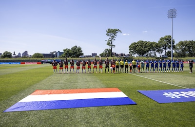 Oranje zonder supporters begonnen aan laatste test