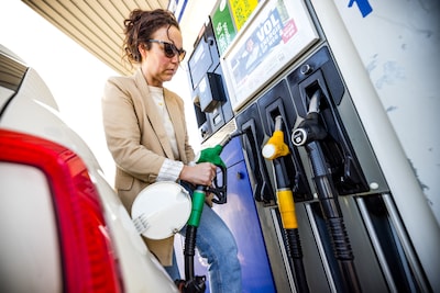 Petrol rose 22 cents in two weeks but is now slowly dropping: why?