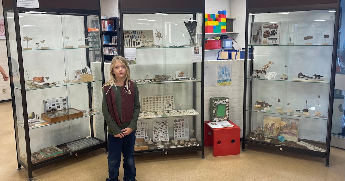 8-jarige Flip toont bijzondere strandvondsten in Bibliotheek Monster