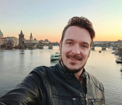 Sebastiaan (39) ging voor een jaar naar Tsjechië, maar bleef: ‘Het leven hier past beter bij mij’