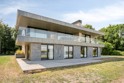 Binnenkijken bij de duurste vakantiewoning op Funda: 4,7 miljoen euro voor luxe aan Veerse Meer