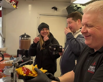 Frietbakker Franky had zijn Oekraïense vrienden woensdag nog aan de telefoon: ‘Hun overlijden is nie