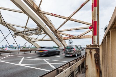 Renovatie Van Brienenoordbrug kost miljarden, maar uitstel is voor minister geen optie: ‘Er worden keuzes gemaakt’