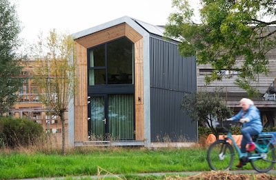 In deze prefab woningen in Culemborg woon je vrijstaand voor minder dan vier ton: ‘Wel weinig kastru